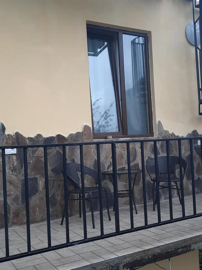 Guest House Bochora Borjomi ภายนอก รูปภาพ