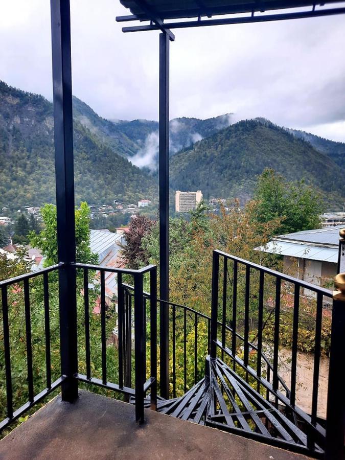 Guest House Bochora Borjomi ภายนอก รูปภาพ