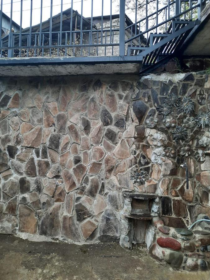 Guest House Bochora Borjomi ภายนอก รูปภาพ